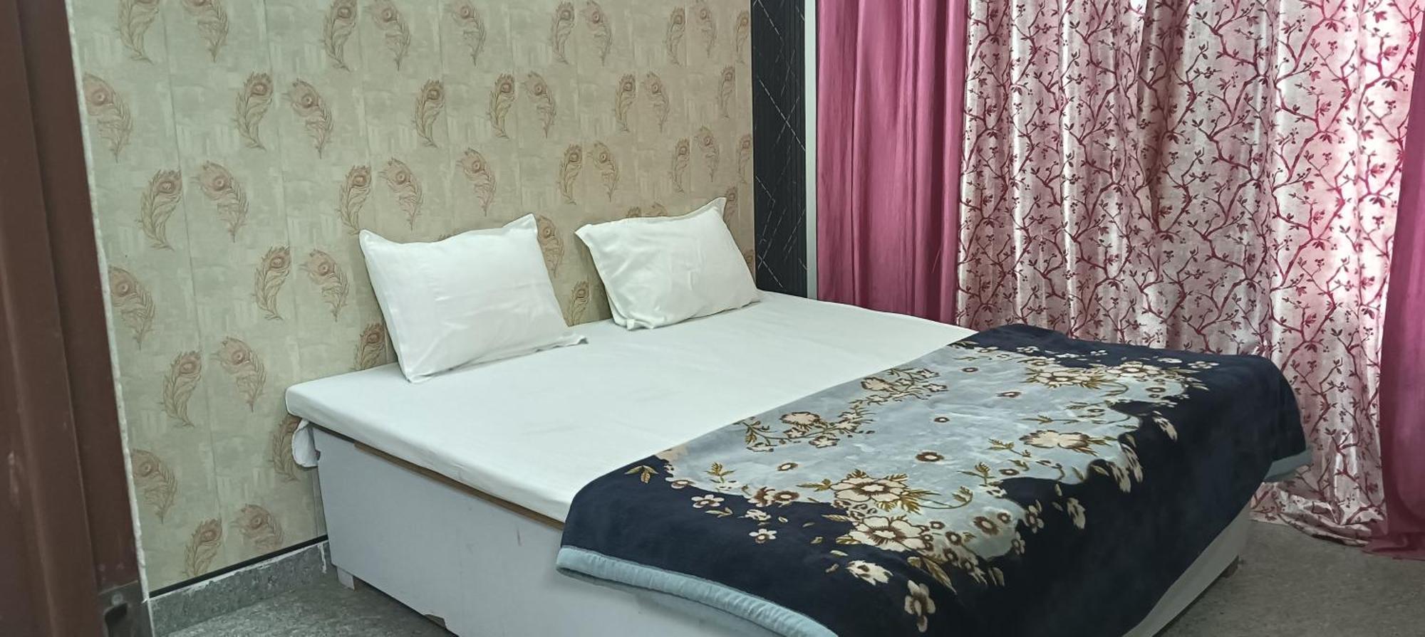 Samriddh P Hotel *